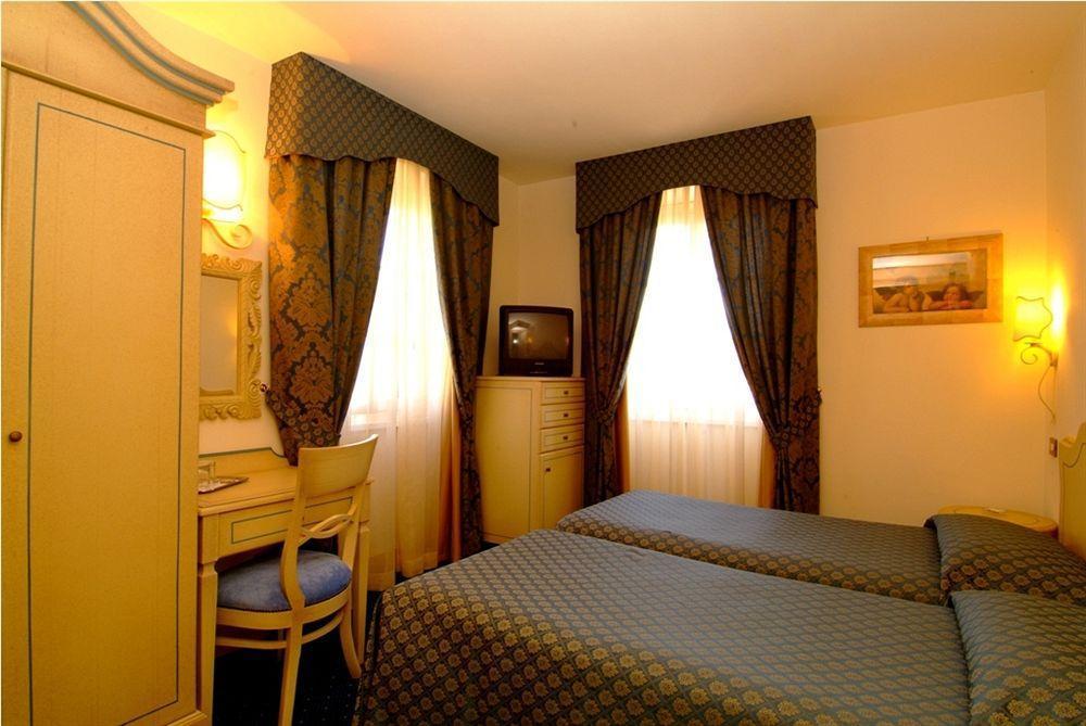 Hotel Goya Forte dei Marmi Bagian luar foto