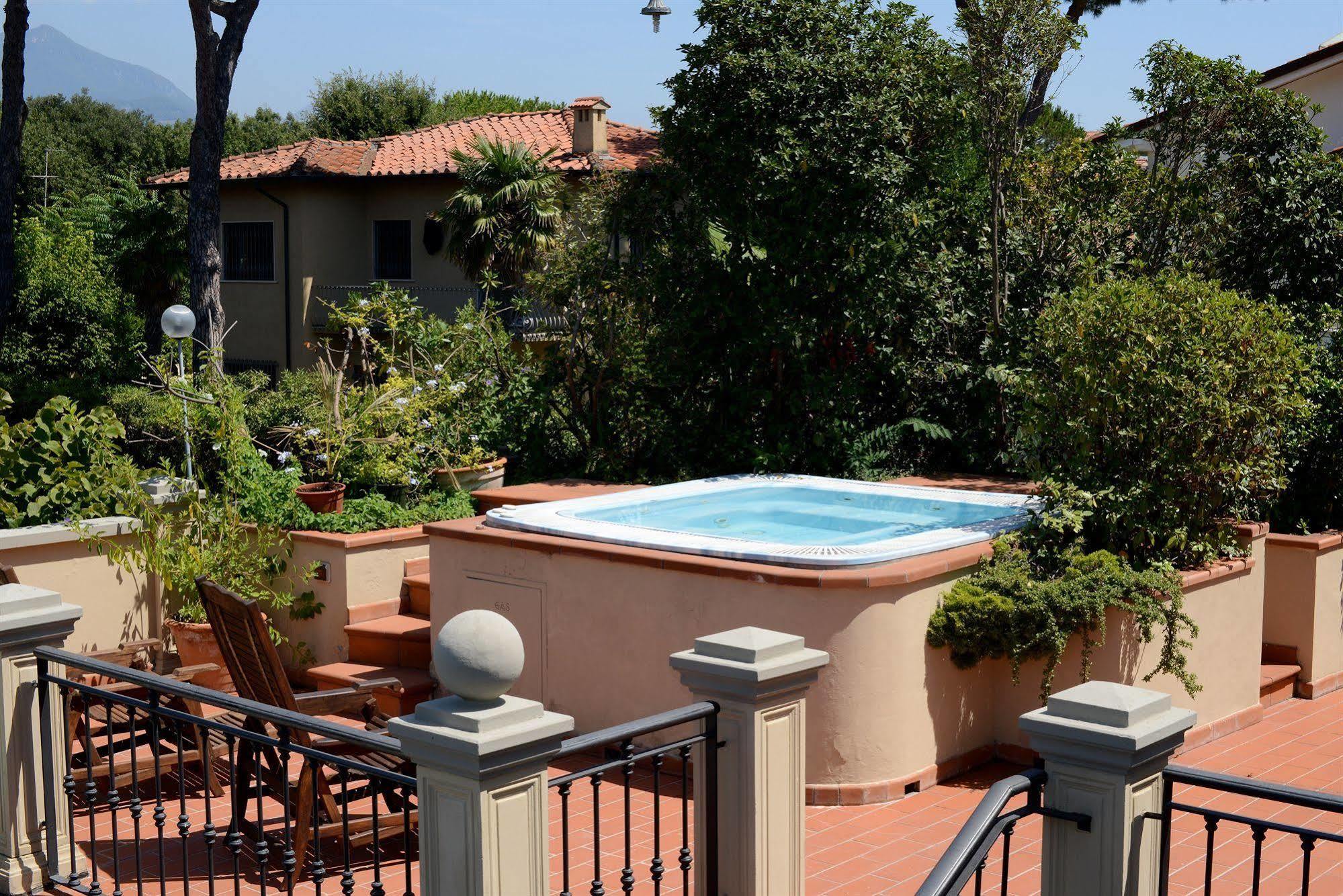 Hotel Goya Forte dei Marmi Bagian luar foto